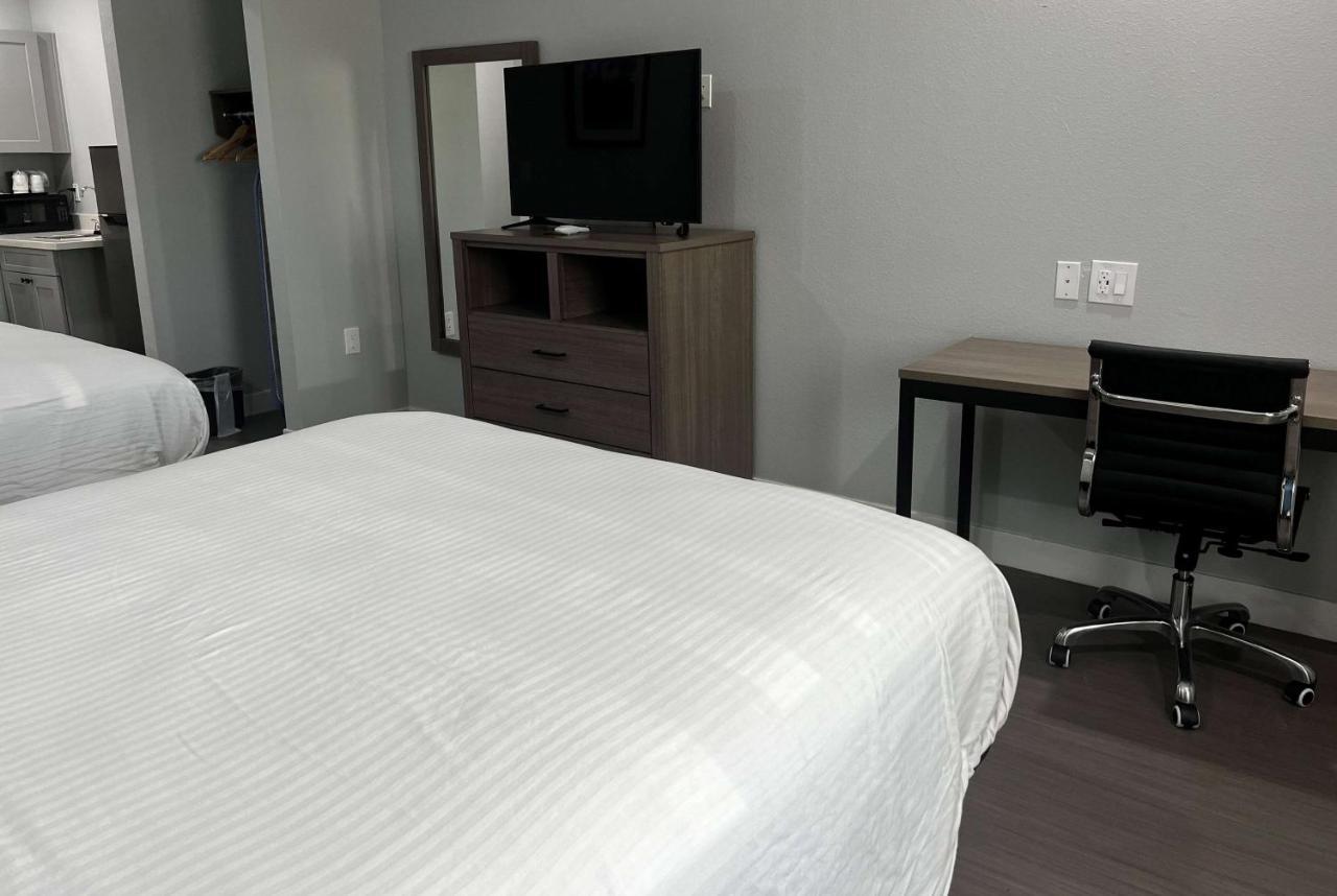 Hotel Baymont By Wyndham Freeport Texas Esterno foto
