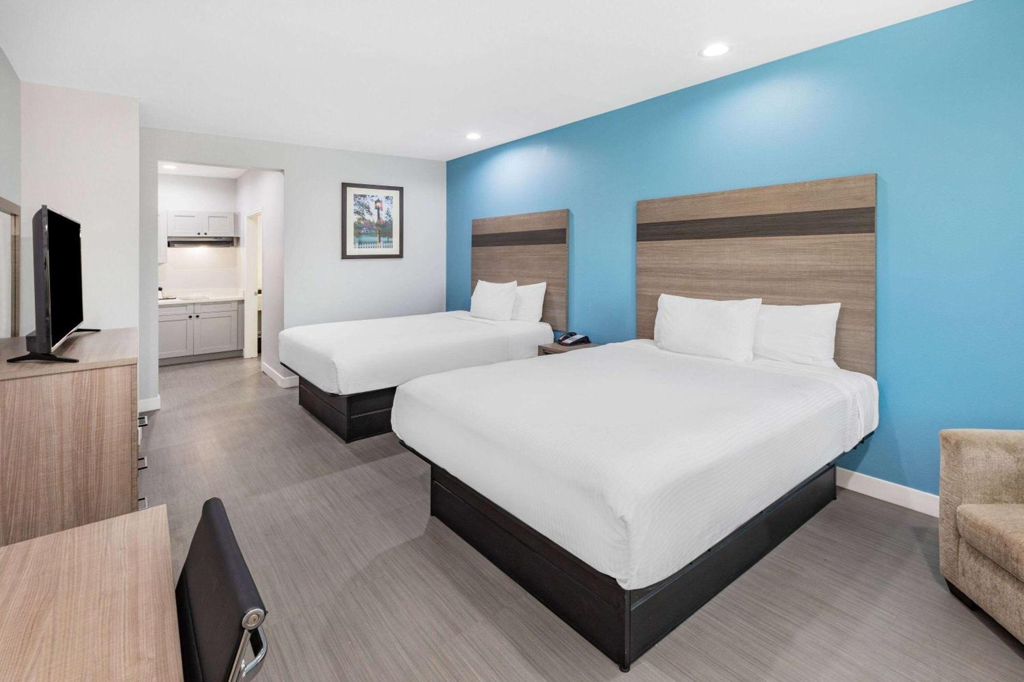 Hotel Baymont By Wyndham Freeport Texas Esterno foto